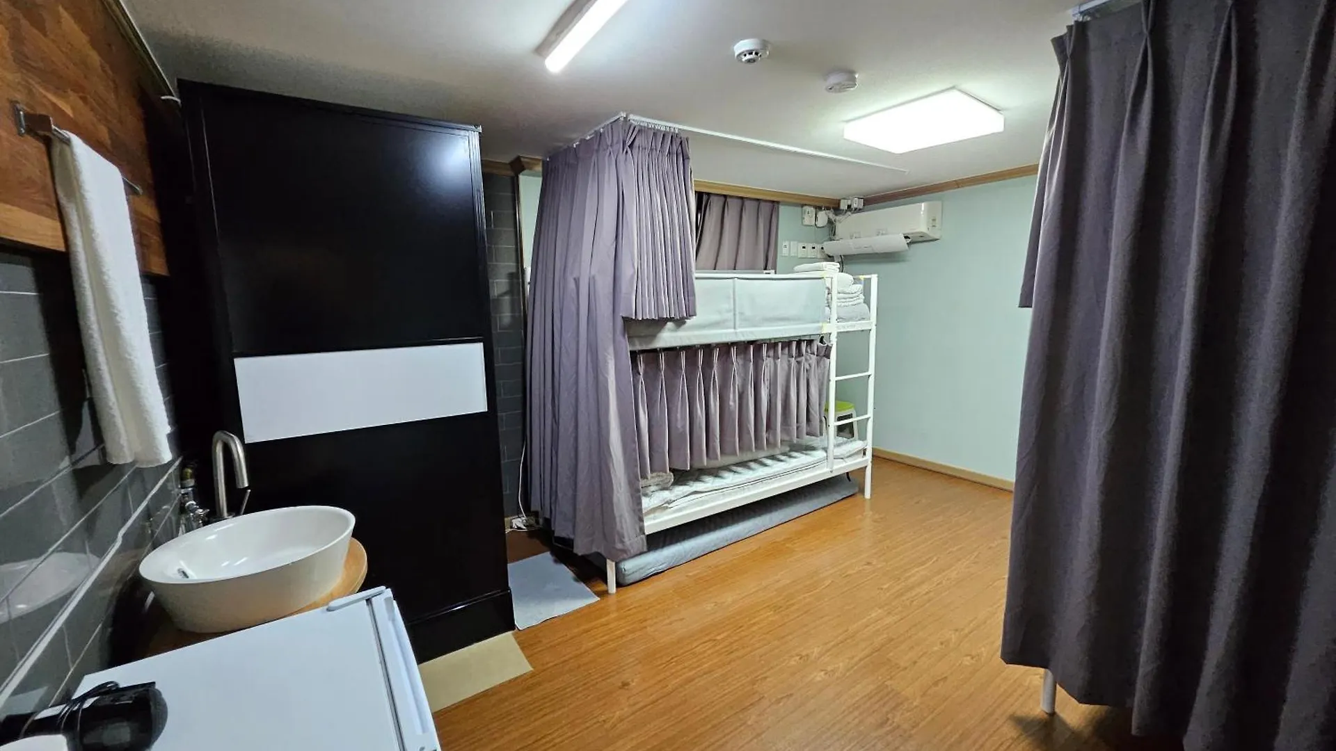 首爾 弘大y屋旅馆酒店 2*,  韩国